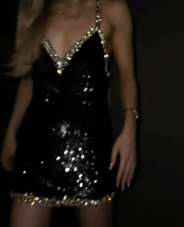 Gorgeous Black Spaghetti Straps Sequin Beaded Cocktail Dress Short Backless Homecoming Dress
