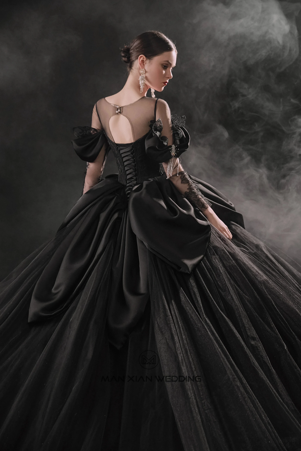 Dramatic Black Ball Gown Illusion Neckline Satin Puff Sleeve Beaded Lace Wedding Dress with Oversized Train E-305 (ZD16893)
