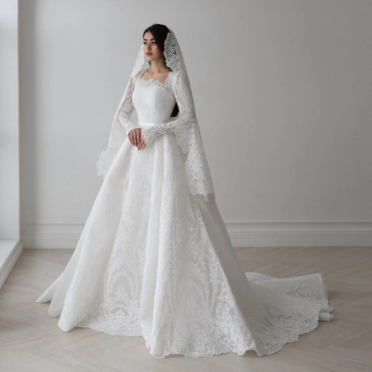 Luxury White Lace Long Sleeve Square Neck Wedding Dress with Veil ZP136