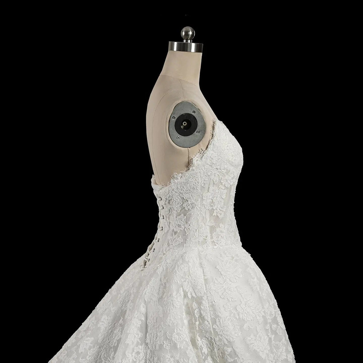 White Floral Lace Strapless Bridal Gown Sweetheart Neckline Front Button Ball Gown ZP011