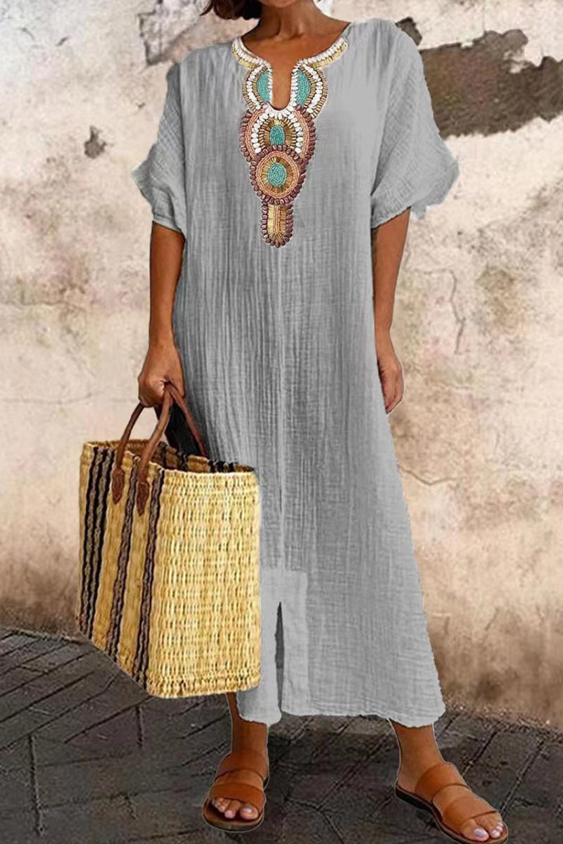 Beautifully Finished Dress in a Timeless Design