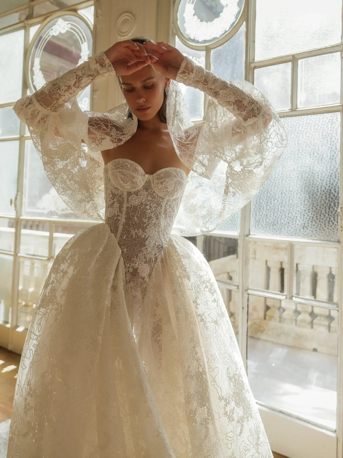 Glamorous Ivory Lace Sweetheart Nec Ball Gown Wedding Dress with Veil ZP120