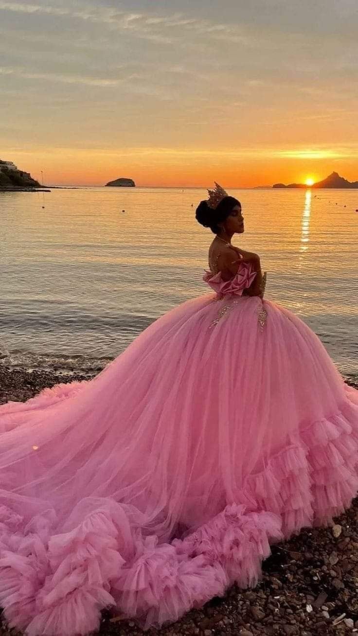 Dreamy And Gorgeous Pink Oversized Trailing Fluffy Off-shoulder Layered Mesh Lace Ball Gown Prom Dress Wedding Dress