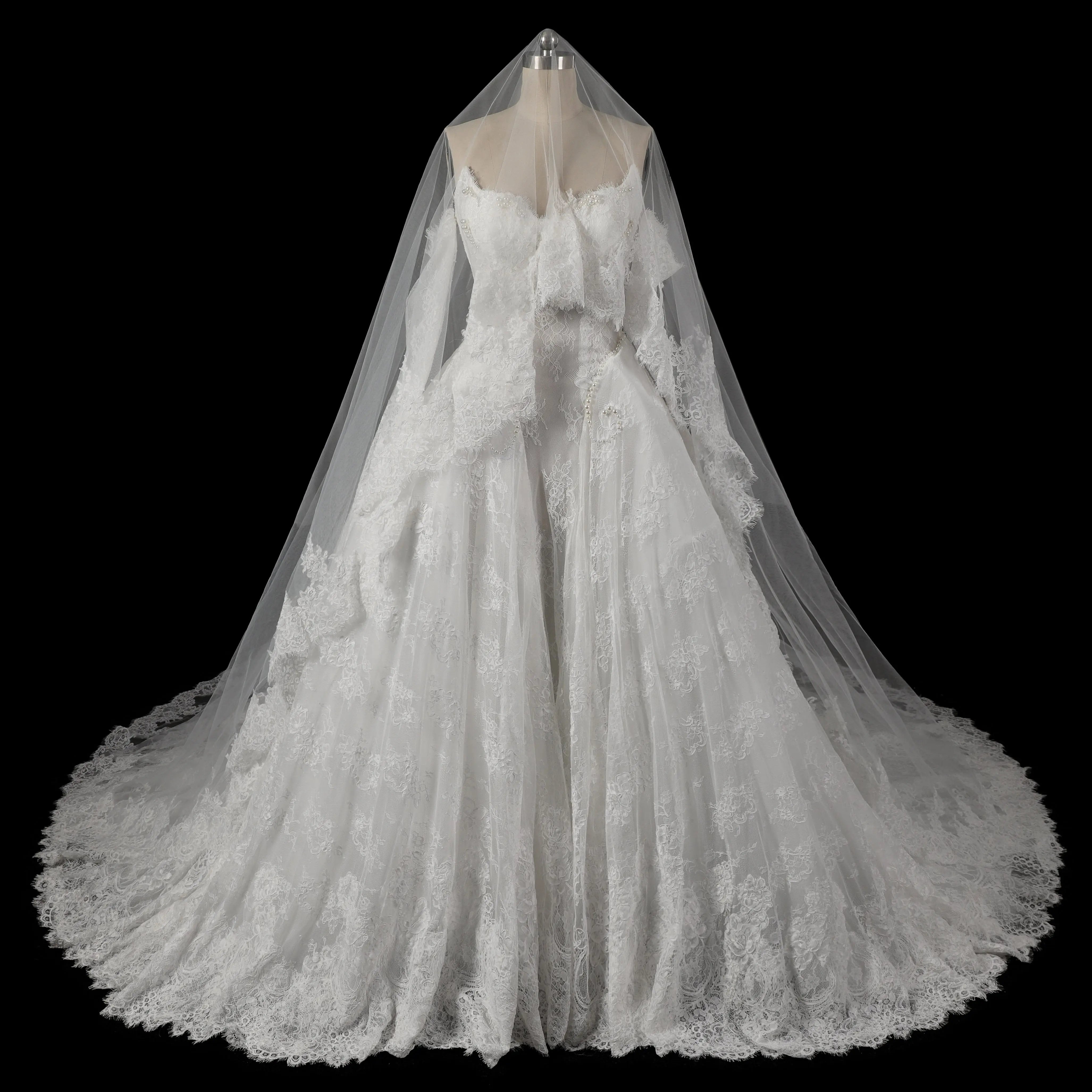 Off White Luxury Ball Gown Wedding Dress Beaded With Veil ZP035