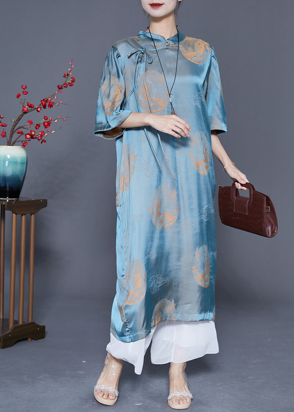 Gracefully Styled Dress for Any Occasion