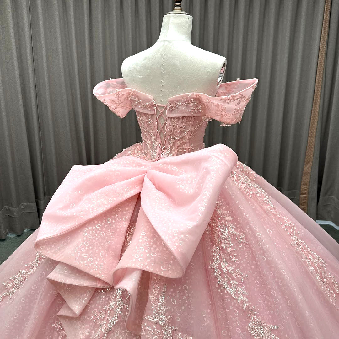 Beautiful A Line Off the Shoulder Pink Quinceanera Dress with Appliques Beading