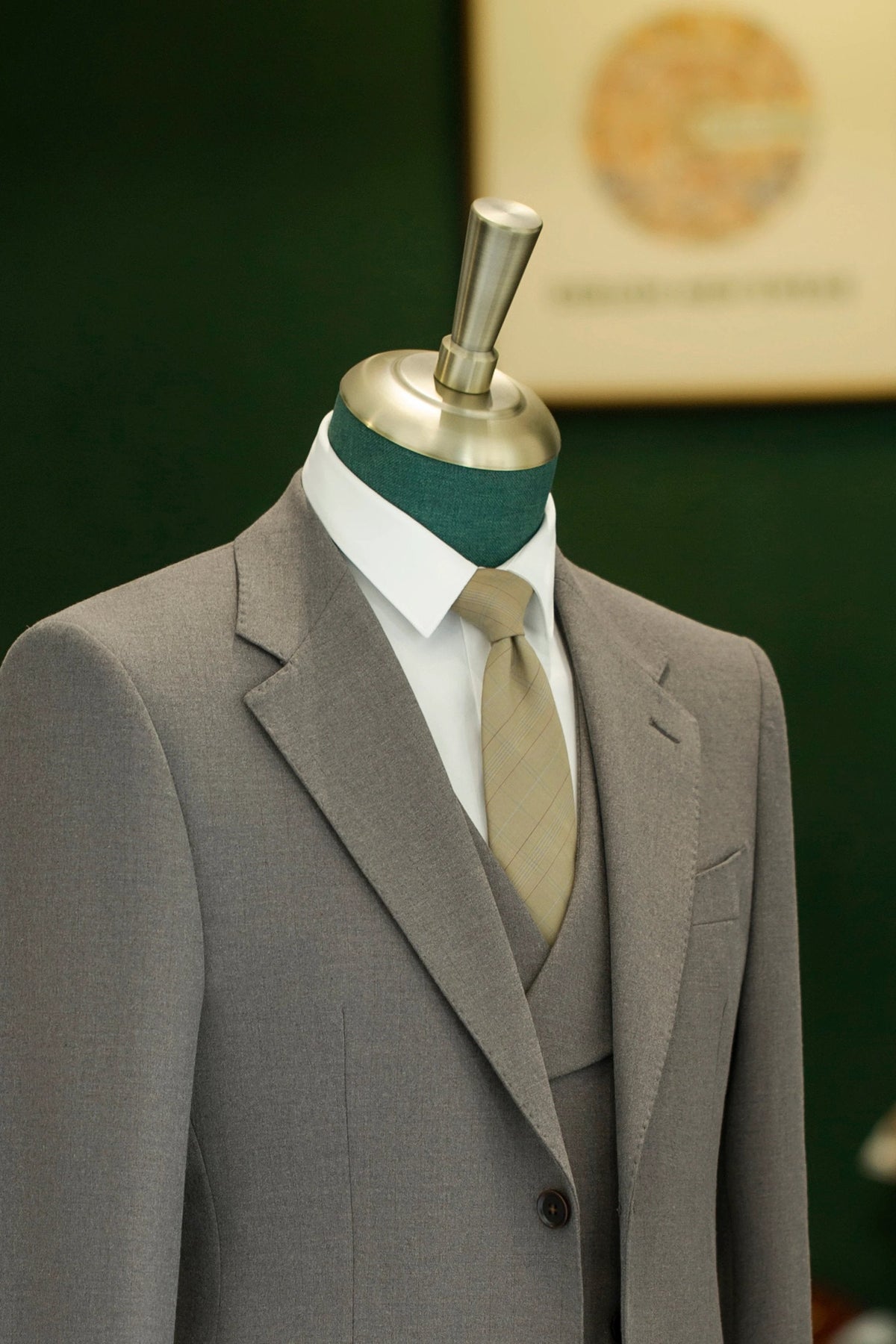 Solid Taupe Grey Three Piece Wool Suit for Groom and Business (ZD17097)