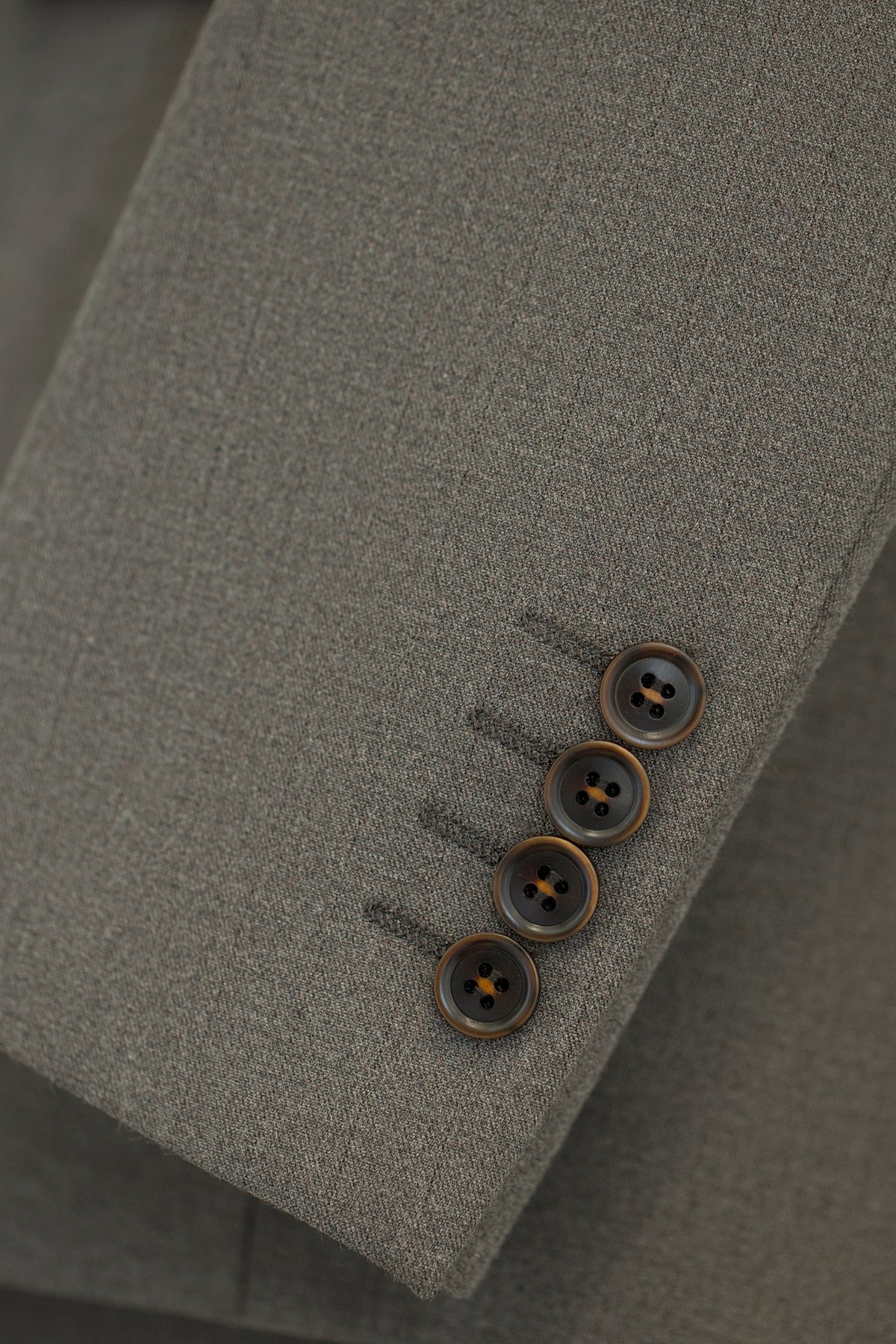 Solid Taupe Grey Three Piece Wool Suit for Groom and Business (ZD17097)
