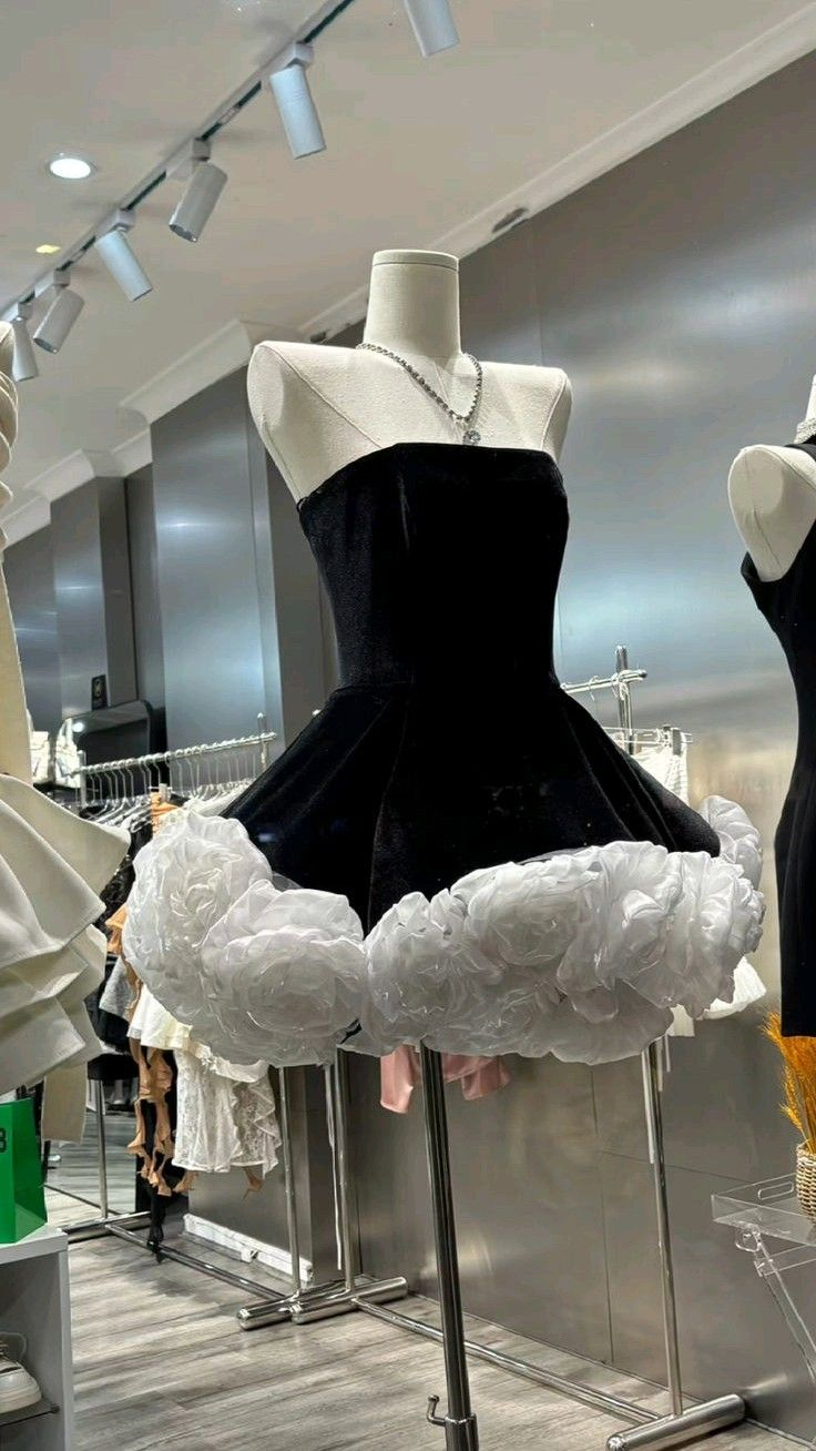 Beautiful Strapless Black Velvet White Flowers A-Line Short Birthday Outfits Formal 8th Grade Homecoming Dress - FashionDia