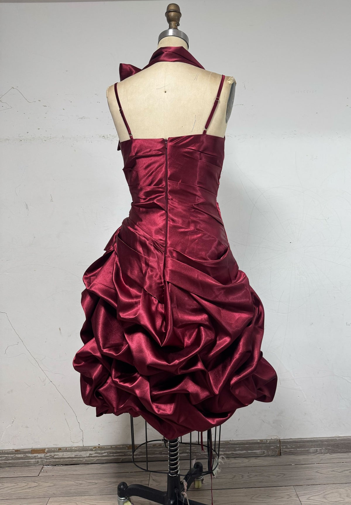 Halter Neck Burgundy Short Prom Party Dress Homecoming Dress - View 2 | FashionDia
