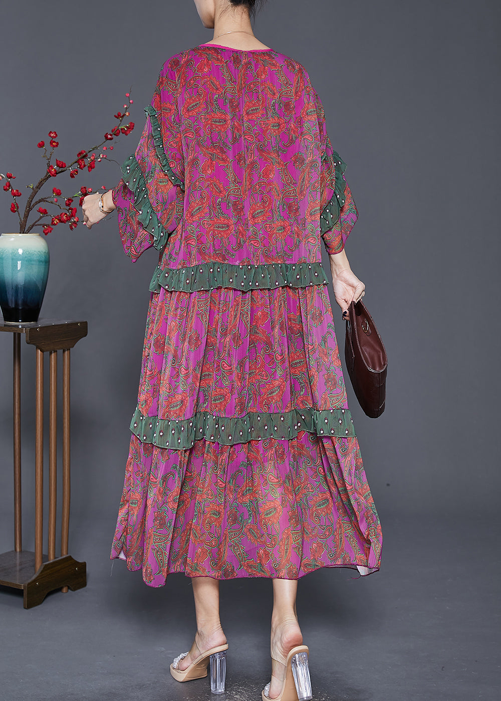 Beautifully Finished Dress in a Timeless Design