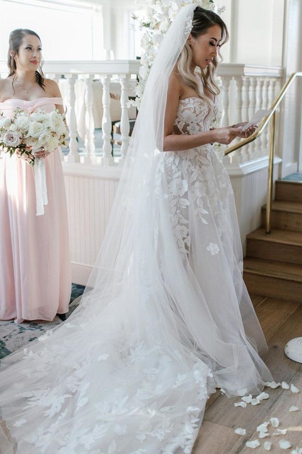 Gorgeous A-Line Sweetheart White Long Bridal Dress with Appliques - View 4 | FashionDia
