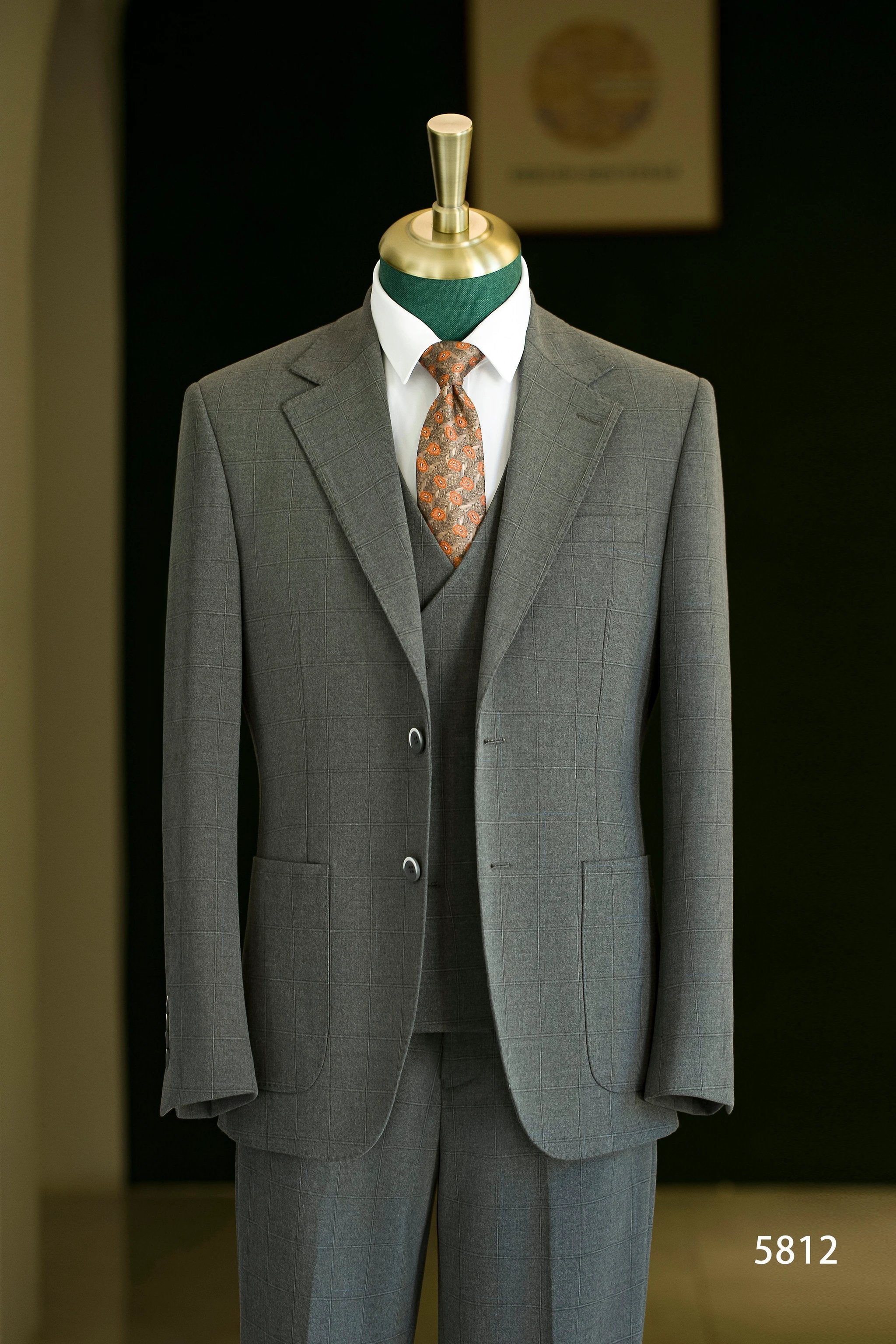 Charcoal Grey Windowpane Check Wool 3-Piece Wedding Suit | Tailored Groom & Groomsmen Attire by 男装