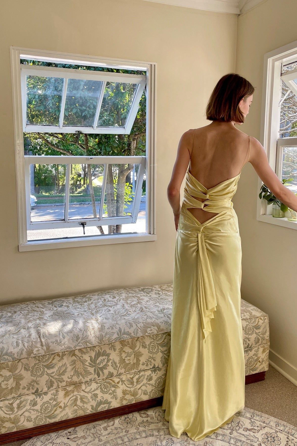 Chic Sheath Spaghetti Straps Yellow Long Party Dress with Keyhole Back