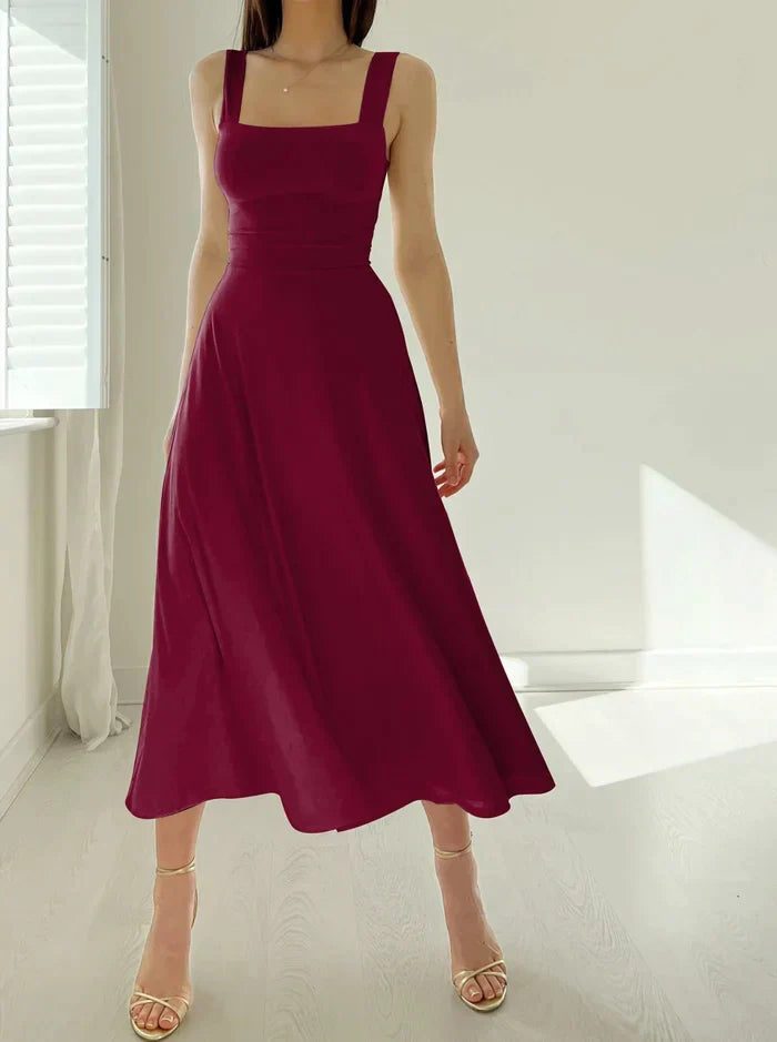 Mónica Statement Summer Dress with a Square Neckline Chic Silhouette Collection