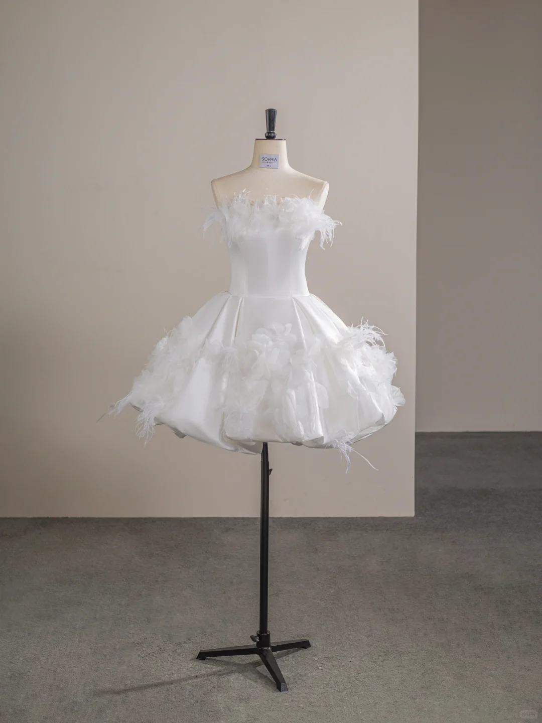 Classy Strapless White Satin Short A Line Birthday Outfits 8th Grade Homecoming Dress