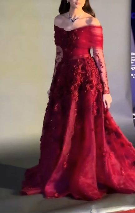 Pretty Off-the-Shoulder Ball Gown Red Organza Appliques Long Party Dress Birthday Outfits - View 7 | FashionDia