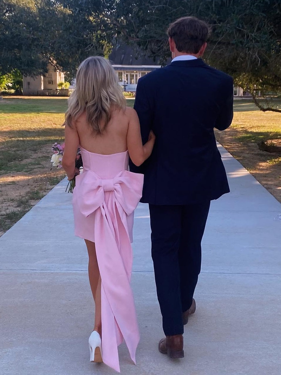 Cute Sheath Sweetheart Pink Satin Short Homecoming Dress with Bowknot