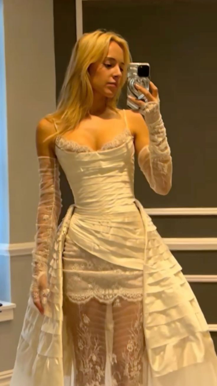 Elegant Spaghetti Strap Satin Lace Wedding Dress Bridal Gown   fg7551