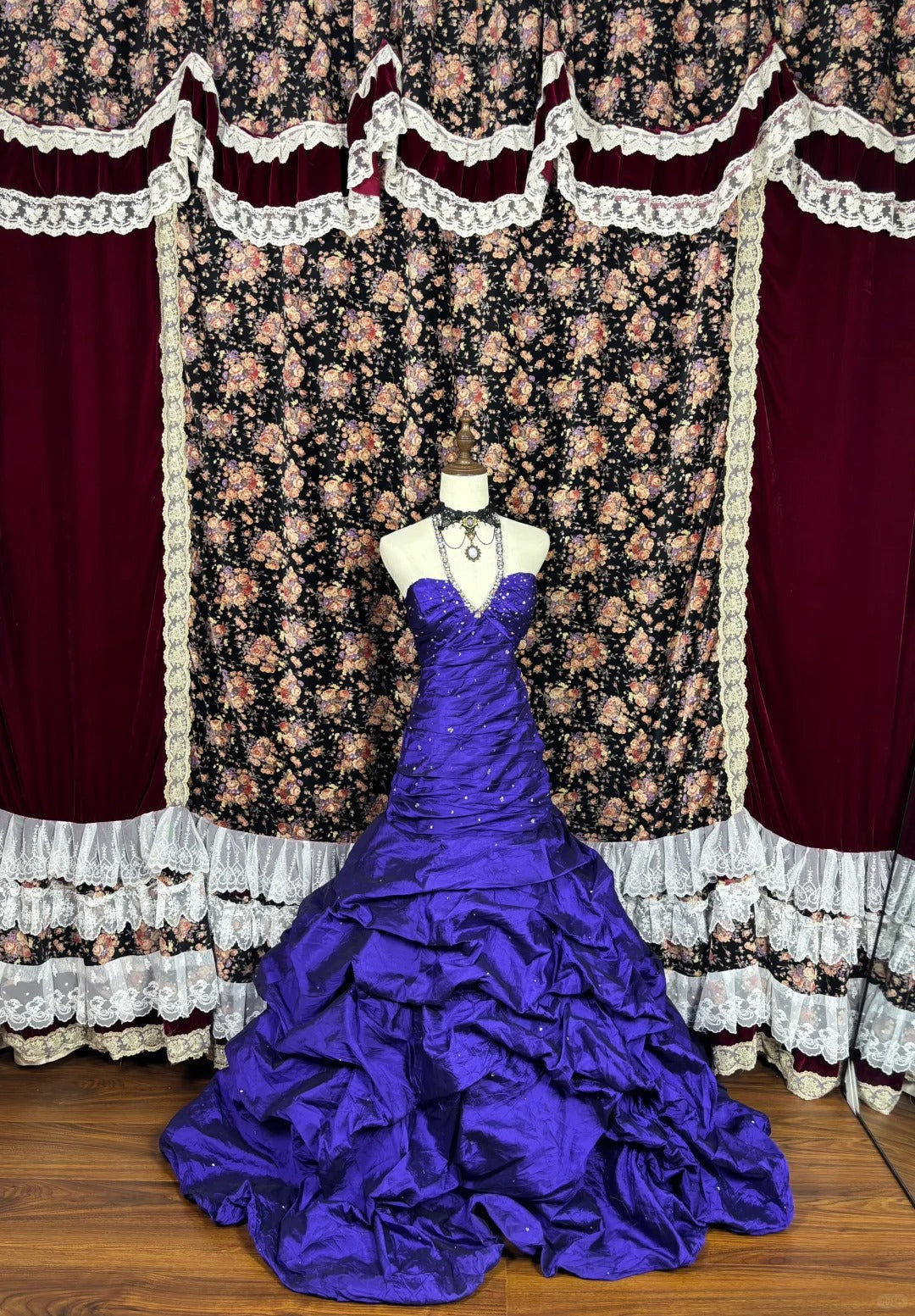 A-Line Royal Blue Evening Dress Elegant Sleeveless Prom Dress - FashionDia