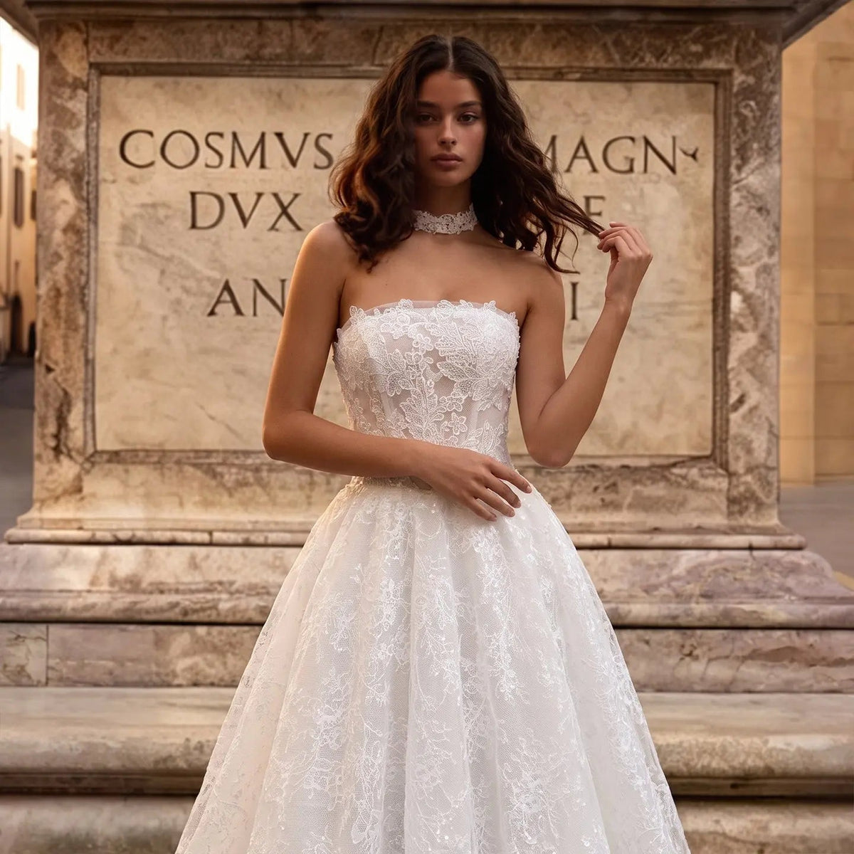 White Corset Strapless Lace Applique Tulle Bridal Ball Gown Wedding Dress ZP008