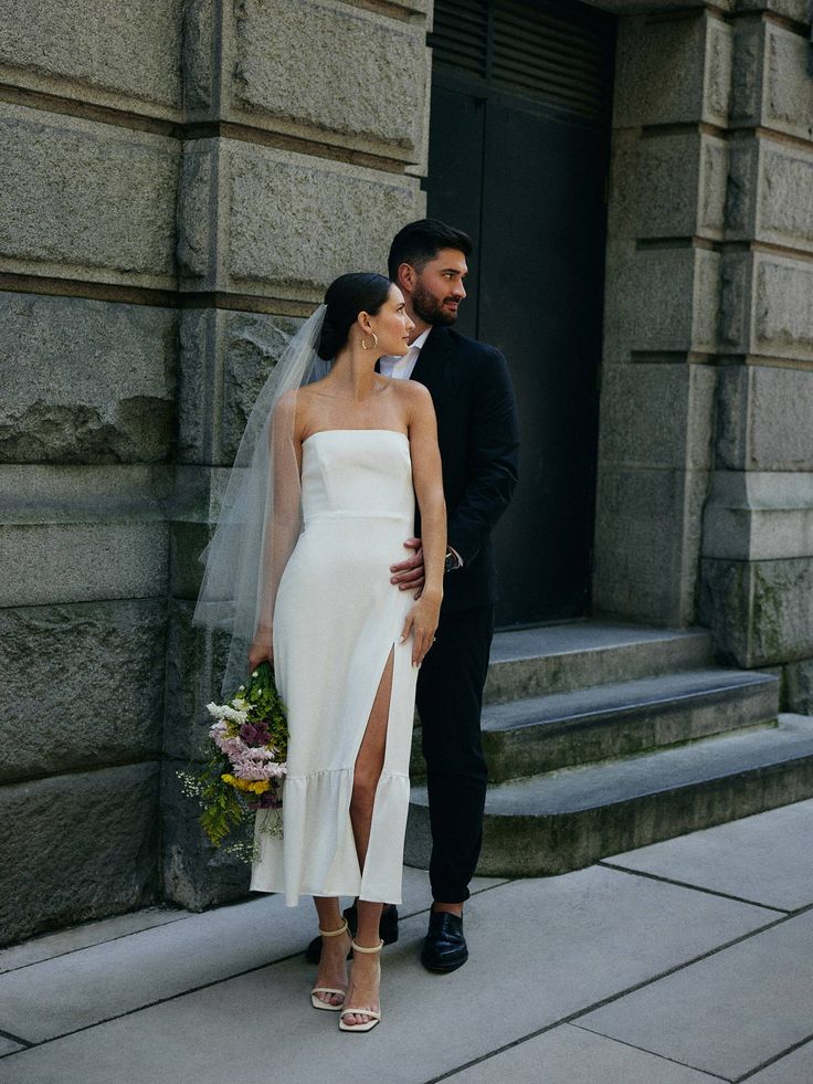 Simple Strapless Sleeveless Satin Sheath Midi Wedding Dress With Slit    fg6333