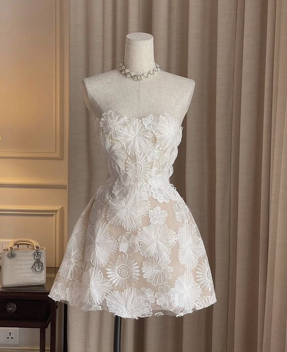 Strapless Sleeveless Appliqued Tulle A-Line Mini Homecoming Dress - FashionDia