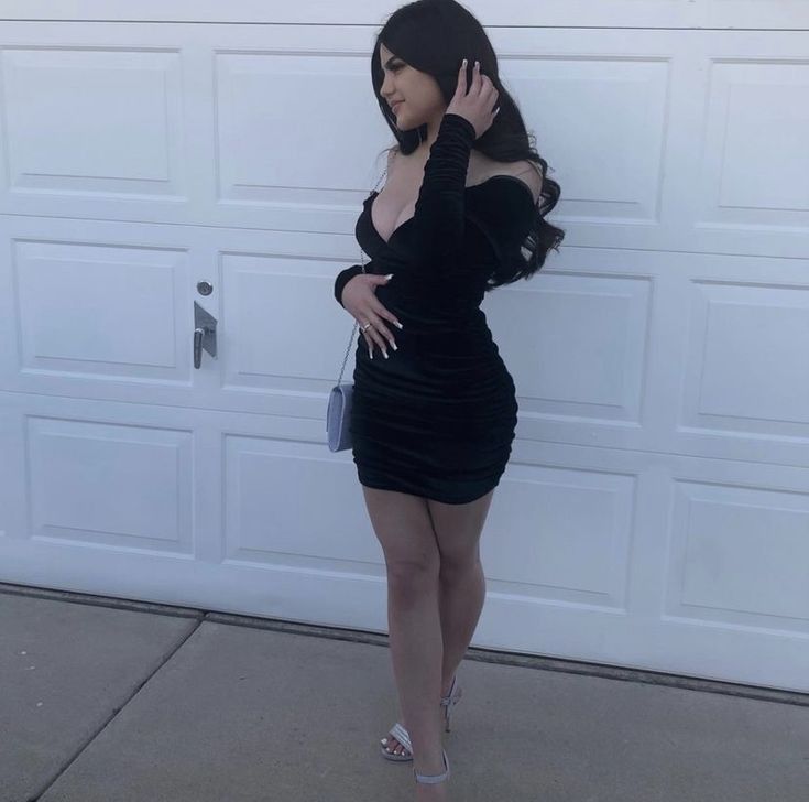 Elegant Black Off-the-Shoulder Homecoming Dress,Short Party Gown - FashionDia