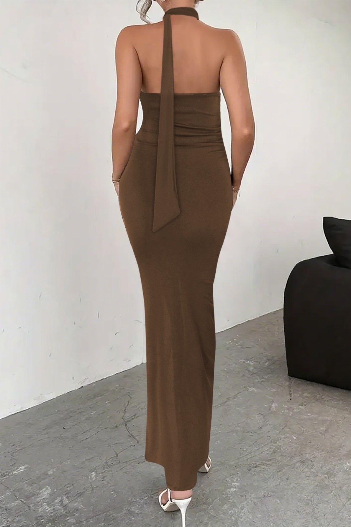 Backless Tie High Dress with Relaxed Fit and Modern Casual Wear