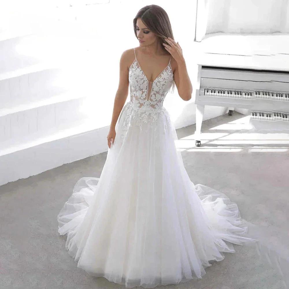 Tulle V-Line Wedding Dresses Deep V-Neck Spaghetti Strap Lace Appliques Backless Pleat Customised Vestidos De Novia (ZD13401)