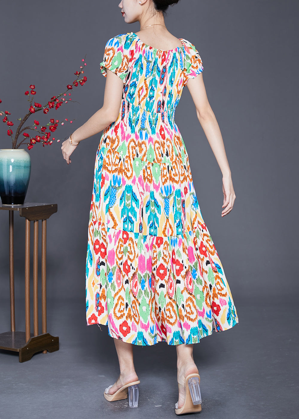 Beautifully Finished Dress in a Timeless Design