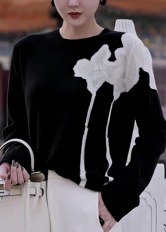 Effortlessly Elegant Sweater with a Timeless Design