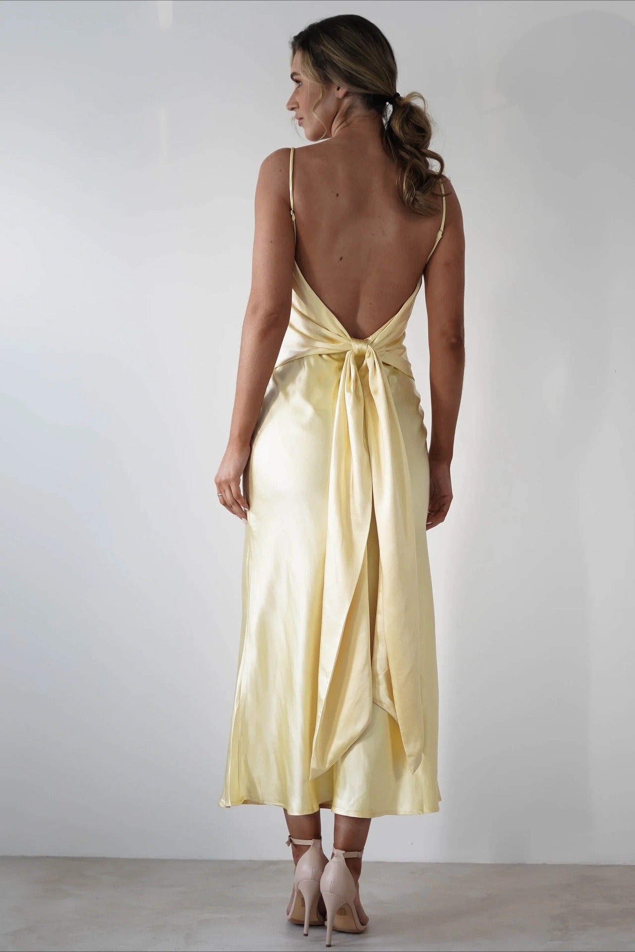 Tailored Satin Backless Tie Dress for Modern Fashion Wear