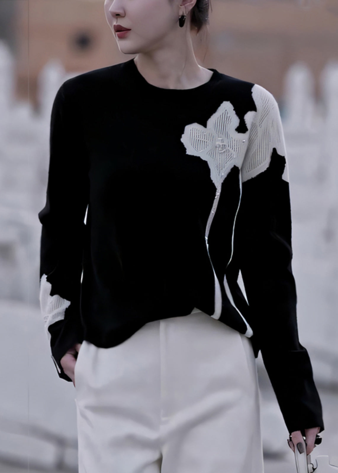 Effortlessly Elegant Sweater with a Timeless Design