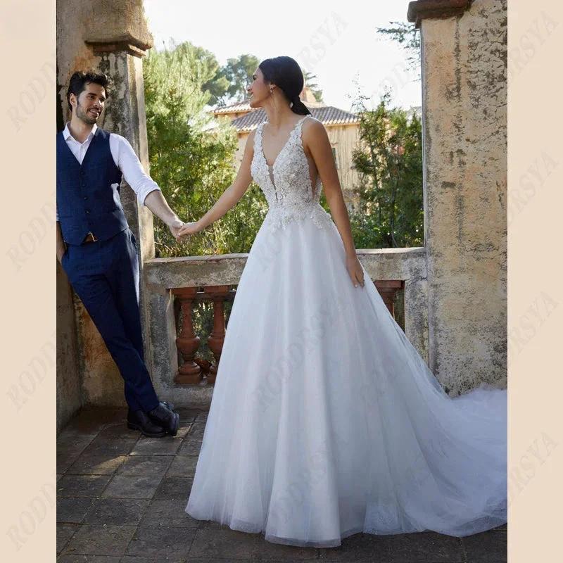 Sleeveless Wedding Dress For Women Tulle V-Neck Bridal Gown Illusion Backles A-line Vestido De Noiva Spaghetti Straps (ZD13524)