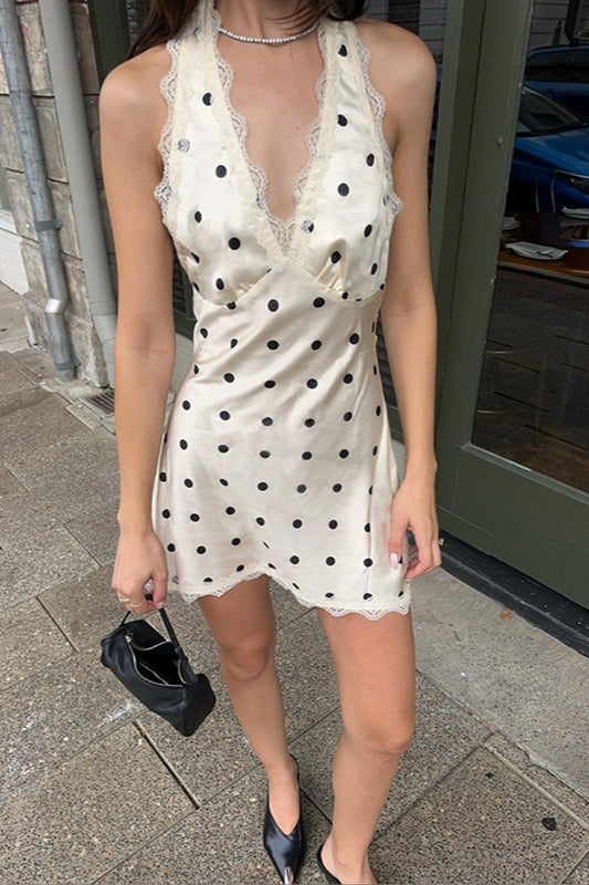 Fl Polka Dots Dress with Minimalist Everyday Styling Boutique Fashion Style