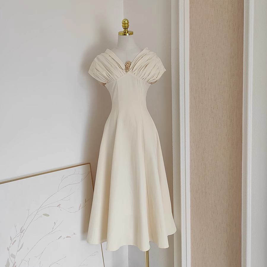 Sexy A Line V neckline Satin Dinner Party Dresses Ivory Birthday Outfits