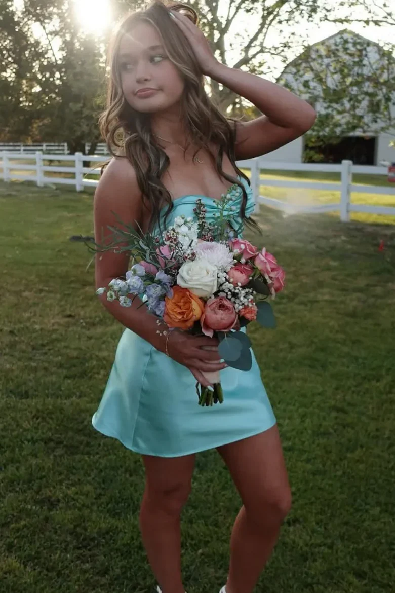 Simple Sweetheart Neck Green Sheath Mini Party Dress Short Graduation Homecoming Dress