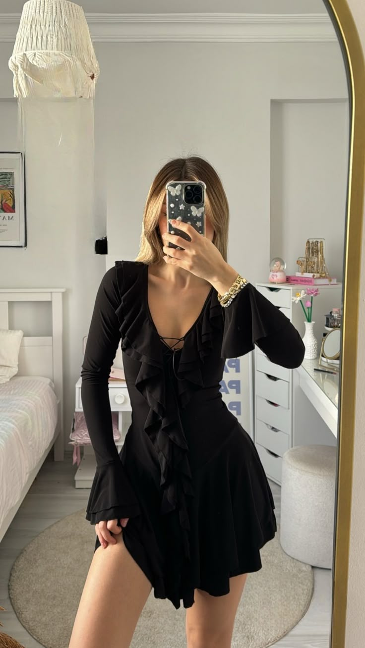 Sexy Black V Neck Chiffon Ruffle Short Graduation Homecoming Dress Cocktail Dress D228