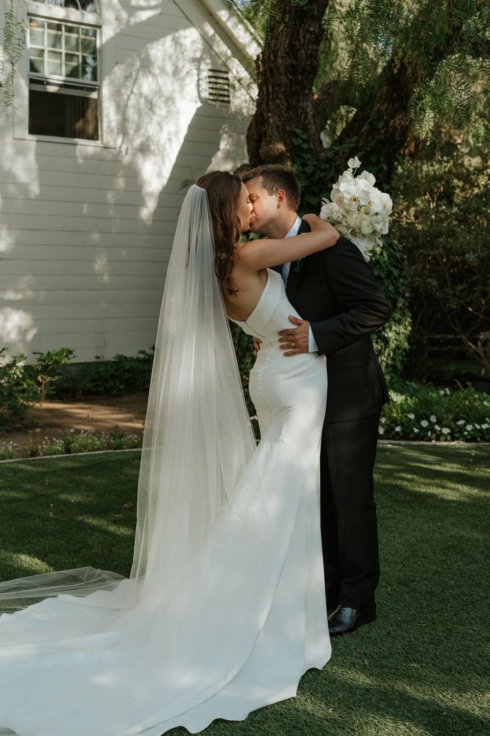 Beautiful Mermaid Strapless White Wedding Dress with Button Up