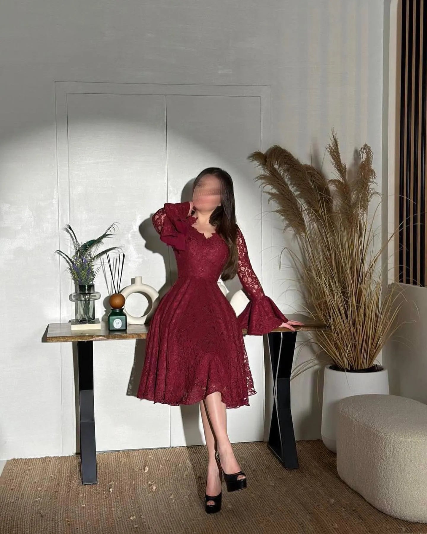 Elegant Lace A-Line Prom Dress V-Neck Long Flare Sleeves Ruched Formal Evening Dress Knee Length Party Gown