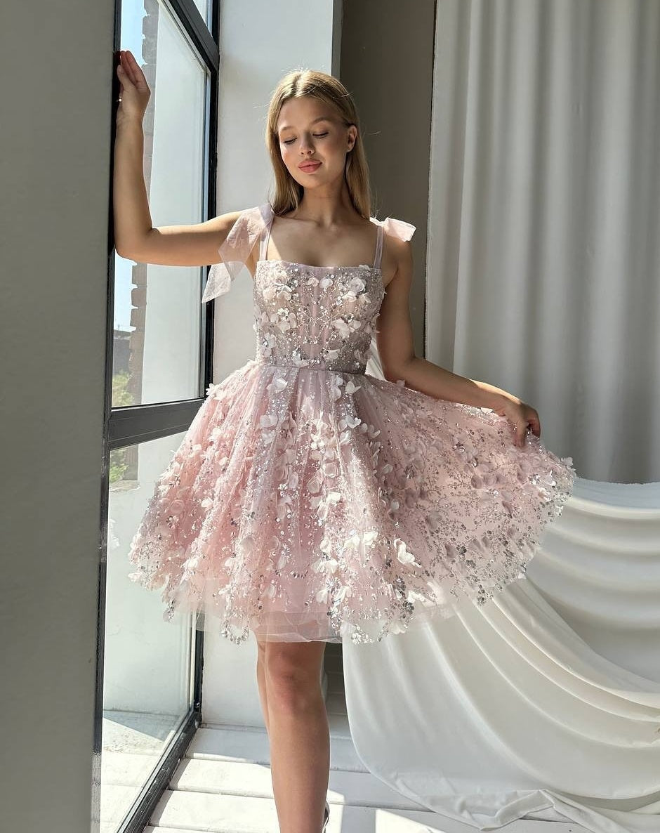 Charming A-Line Spaghetti Straps Pink Short Homecoming Dress with Appliques - FashionDia