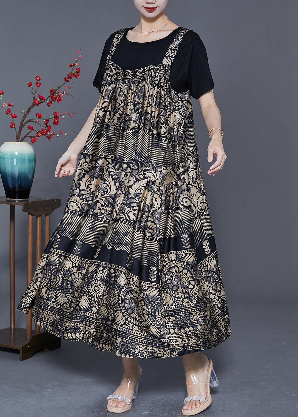Effortlessly Elegant Dress with a Timeless Design