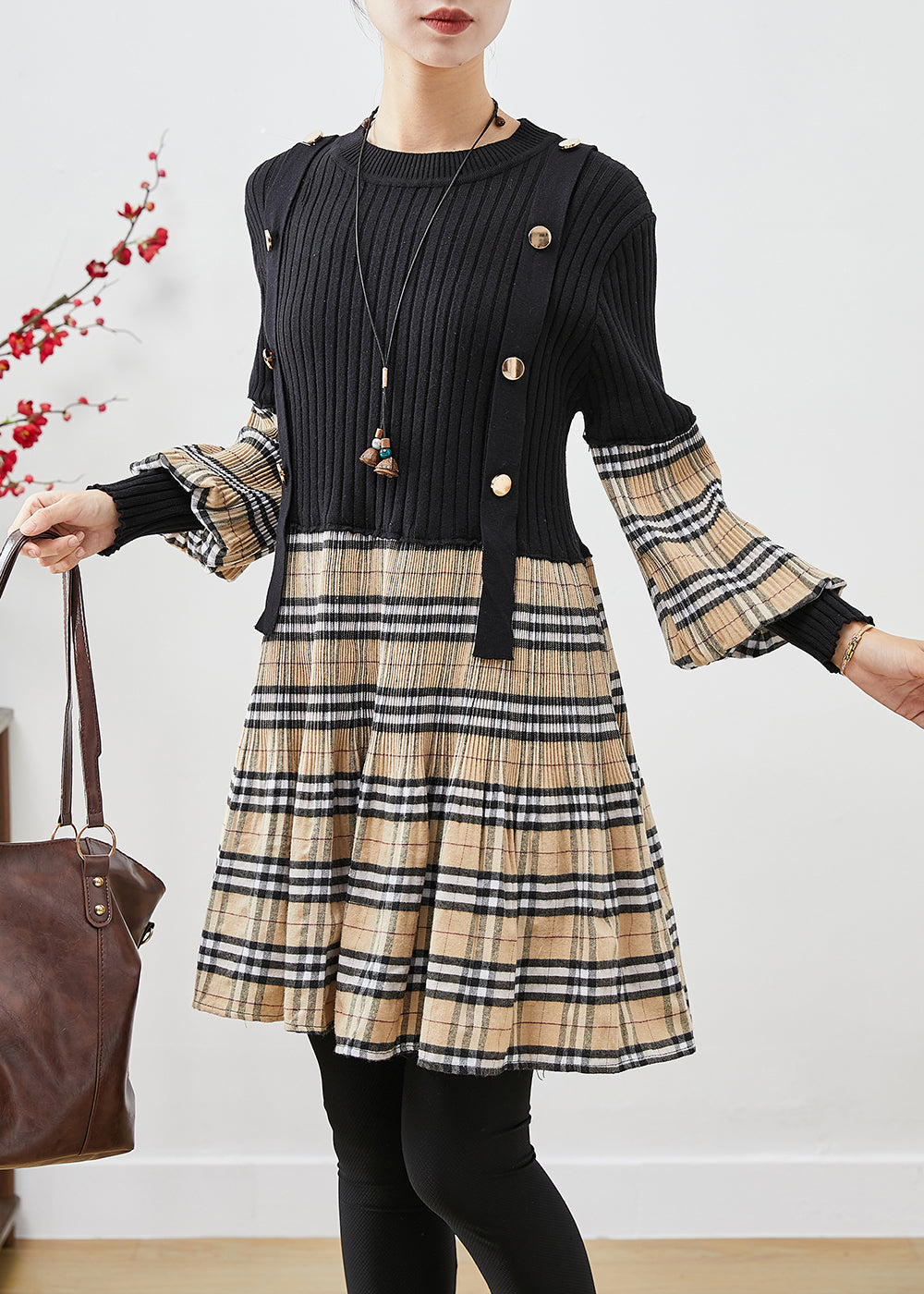 Effortlessly Elegant Dress with a Timeless Design