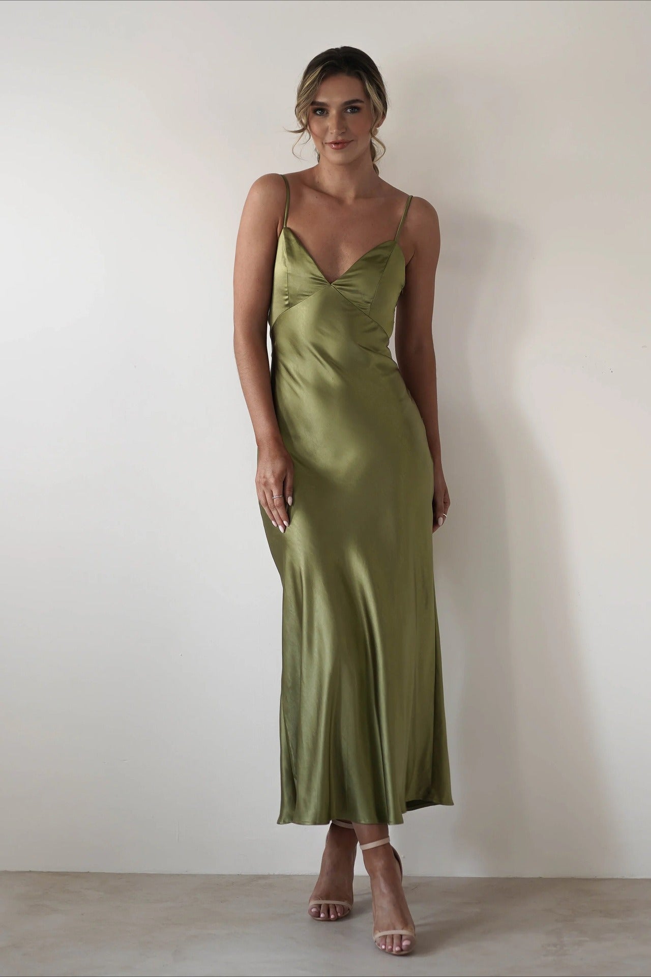 Tailored Satin Backless Tie Dress for Modern Fashion Wear