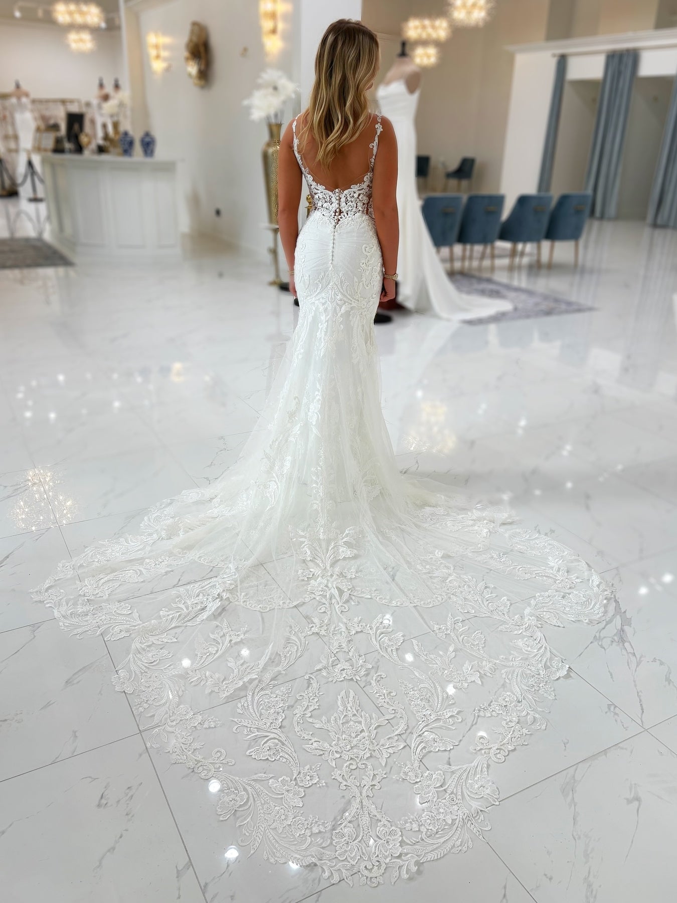 V-Neck Mermaid Lace Appliqued Wedding Dress With Long Train
