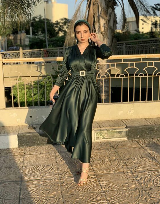 Designer Green V-neck Evening Dresses With Sleeves - FashionDia