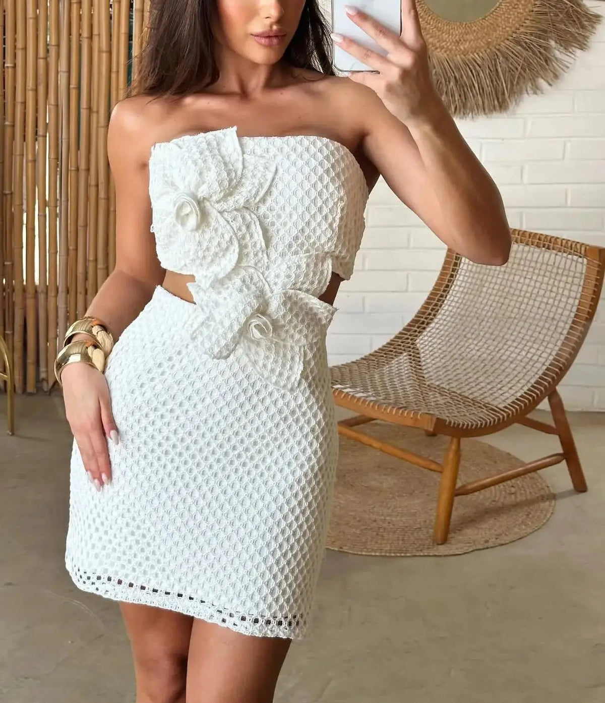 3D Flower Cutout Strapless Mini Dress - VelvetHem