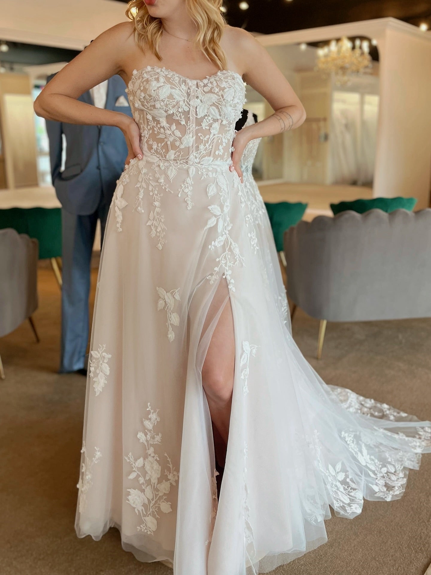 Sweetheart Tulle Lace Romantic Bridal Gown With Slit