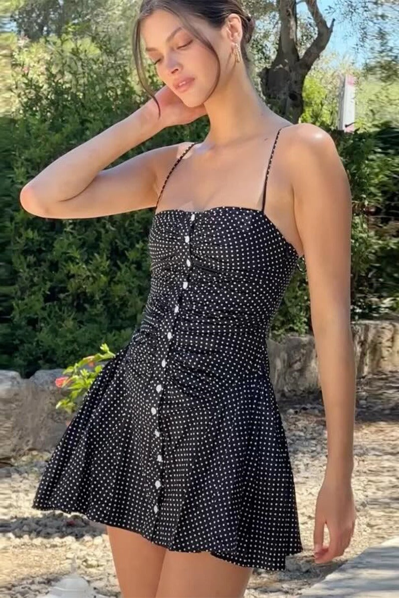 Minimalist Dress Inspired by Contemporary Streetwear Fashion 9
